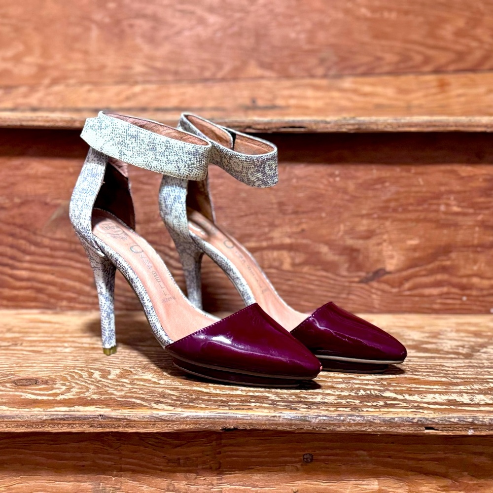 Burgundy/snake platform from Jeffery Campbell. Size 7.
